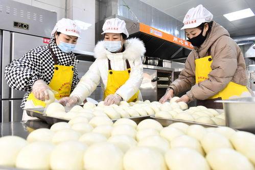 岚山区吃瓜,品味夏日田园风情